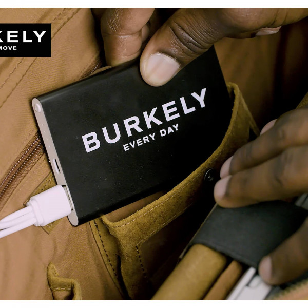 Kožená taška na notebook Burkely Work s powerbankou - černá